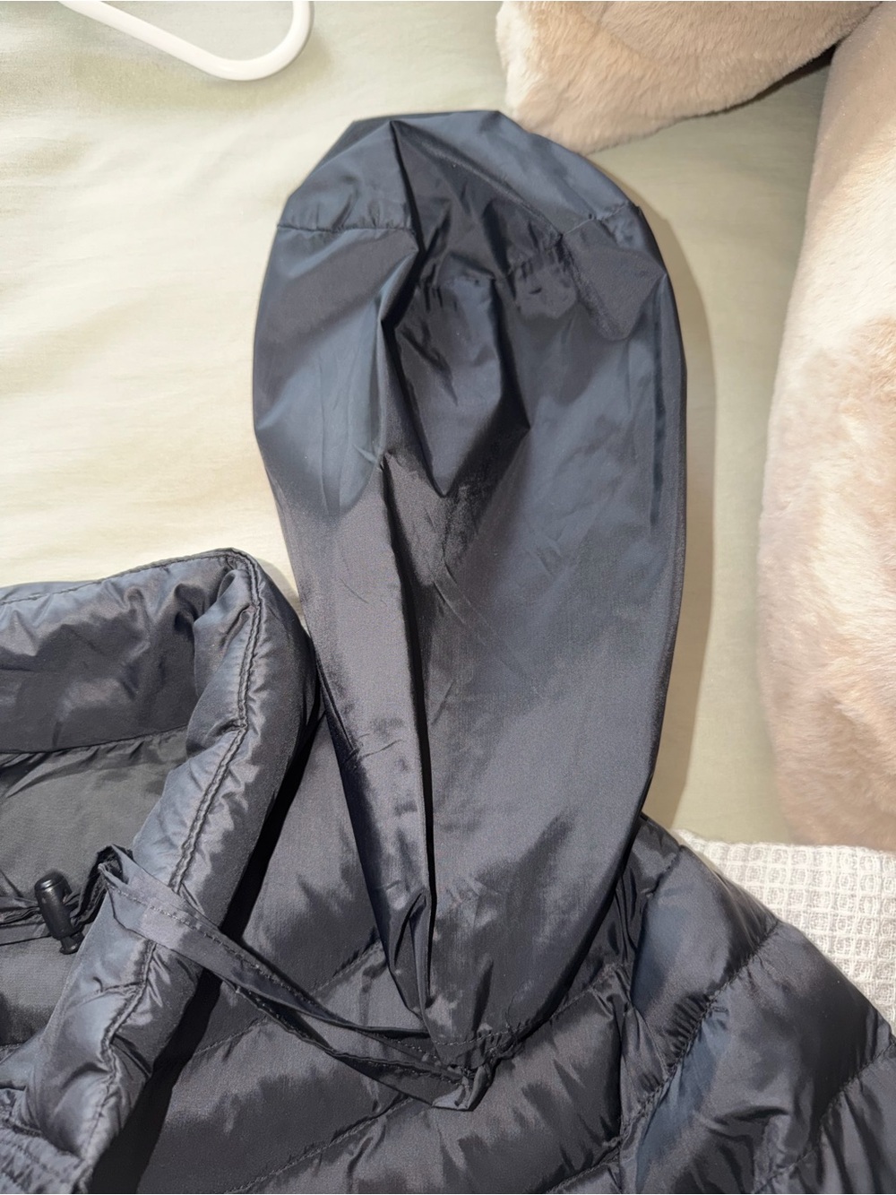 WOMEN'S LIGHTWEIGHT PACKABLE HOODED PUFFER JACKET - Picture 3 of 4
